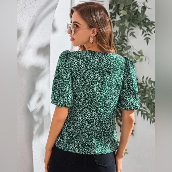 Green top large puff sleeve all over print - Picture 4 of 6